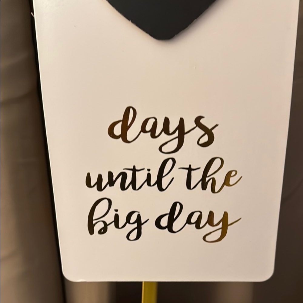 Heart Wedding Day Countdown Sign - Picture 2 of 4